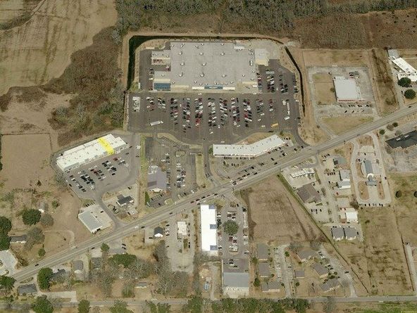 ZACHARY SHOPPING CENTER: 5647 Main St, Zachary, LA 70791